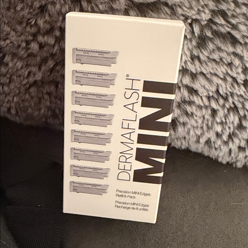 New in box - sealed - Dermaflash Mini Refill 6-Pack